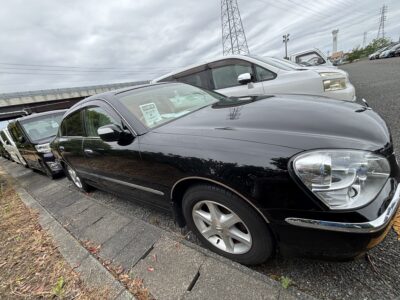 Cima 4.5 V8