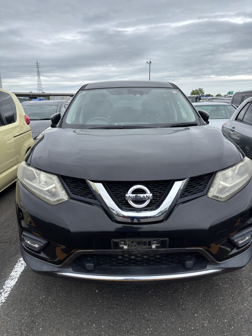 Dream Car Auto Japan - 2015 Nissan X-Trail Front View